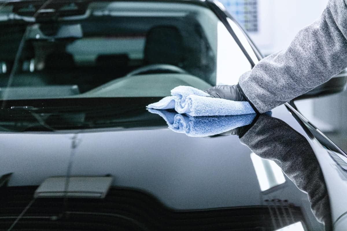 Wiping of the car bonnet